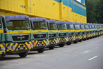 Für die Logistik stehen akutell 70 Lastwagen im Einsatz