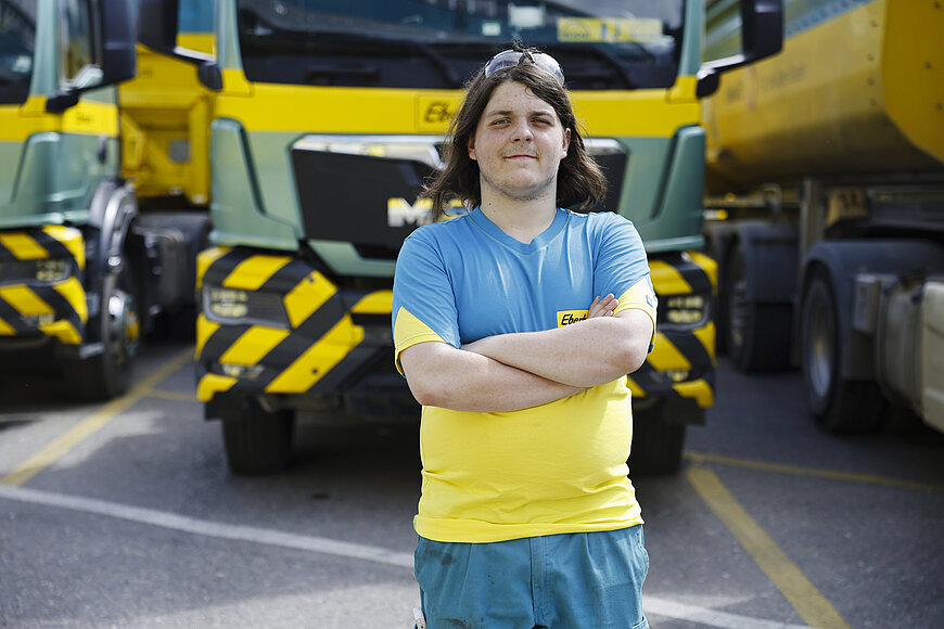 Loris, Strassentransportfachmann