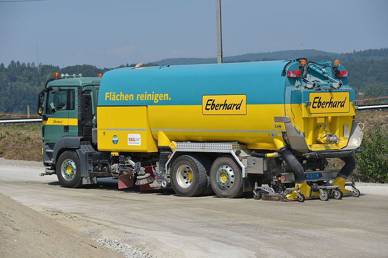 Ölspurbereinigung in Zürich Flächenreiniger von Eberhard